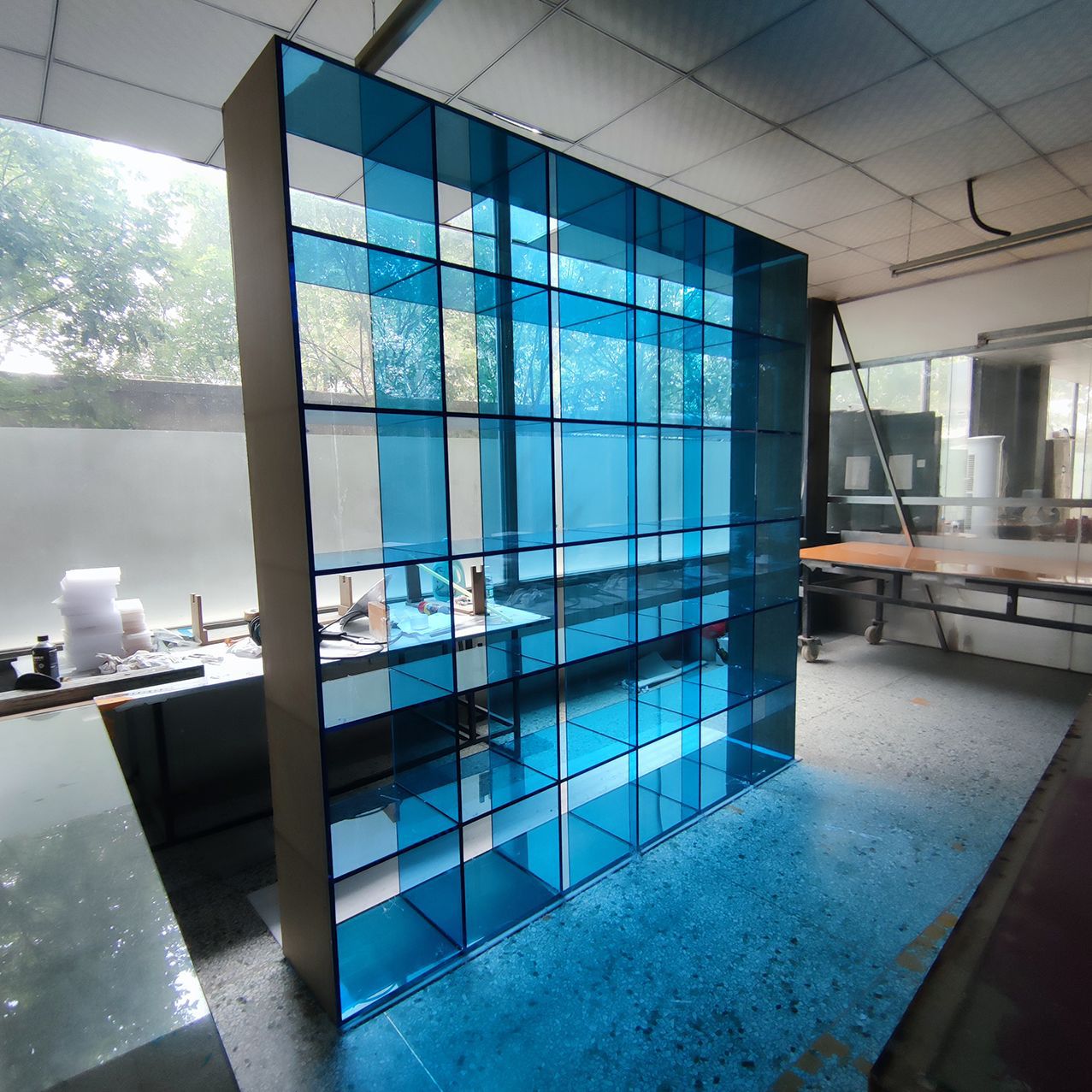 来图定制亚克力蓝色展柜大型有机玻璃多宝阁收纳藏品展示柜厂家 图片 2