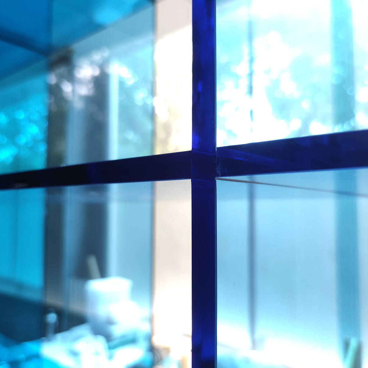 来图定制亚克力蓝色展柜大型有机玻璃多宝阁收纳藏品展示柜厂家 图片 3