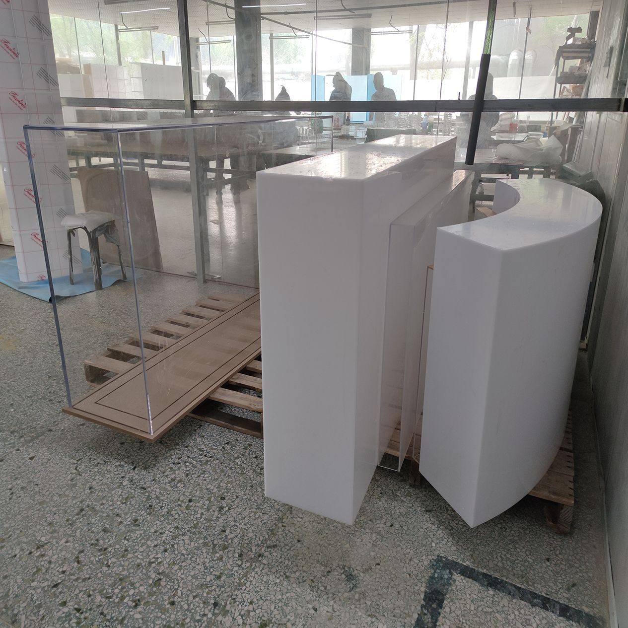 亚克力展示罩白色磨砂有机玻璃保护罩透明弧形防护罩异形收纳箱 图片 4