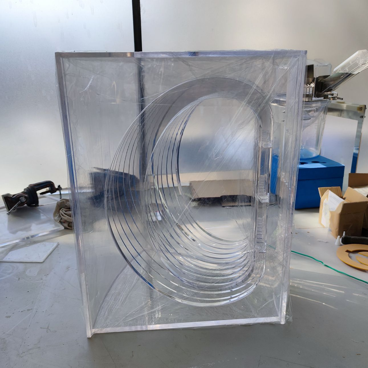 亚克力透明展台有机玻璃心型艺术品大型实验箱心型雕刻水箱仪器 图片 4